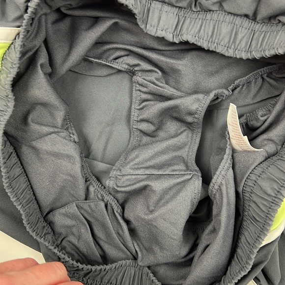 Old Navy Performance Running shorts - Picture 3 of 6